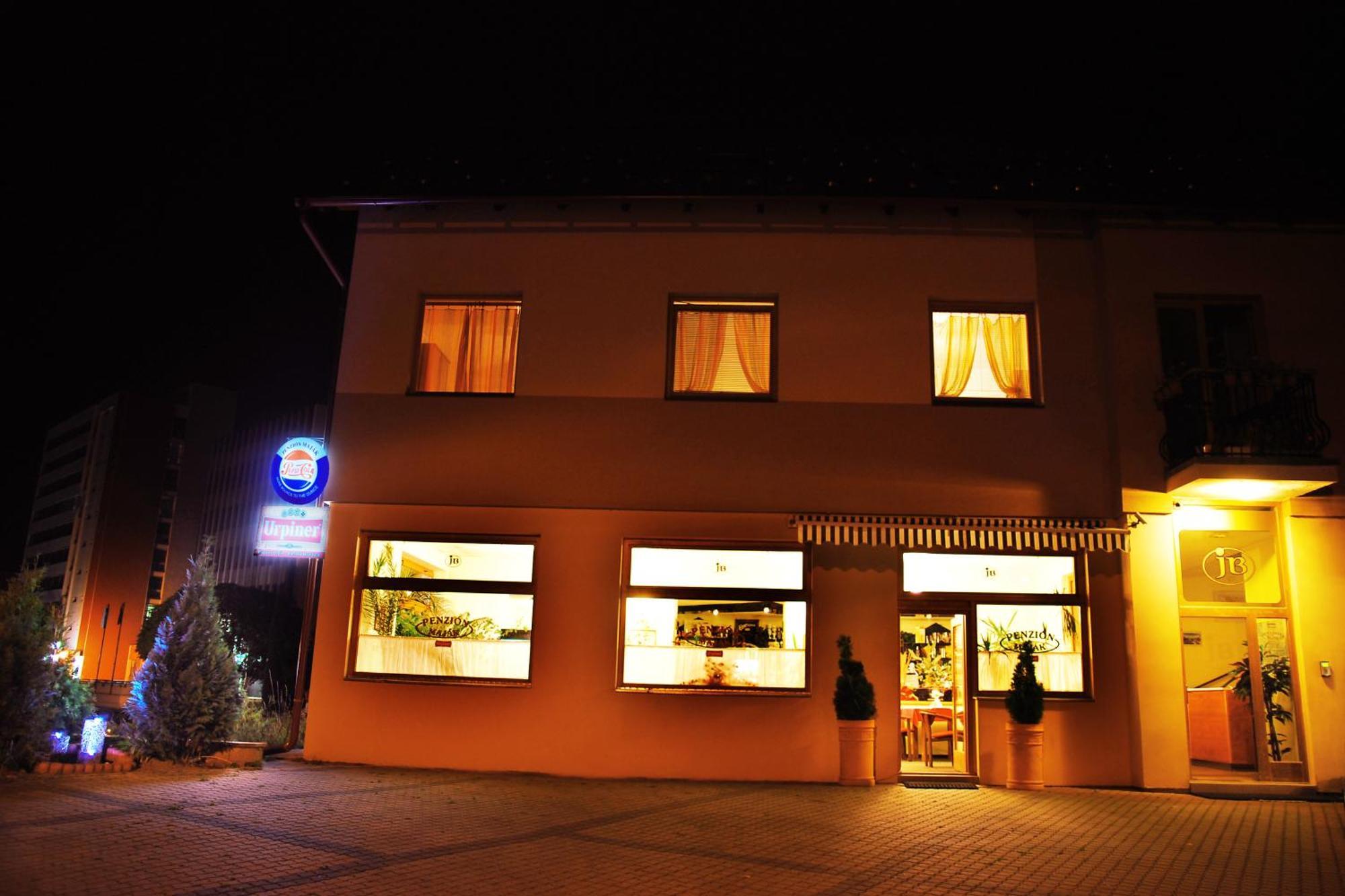 Penzion Majak Banská Bystrica Exterior foto