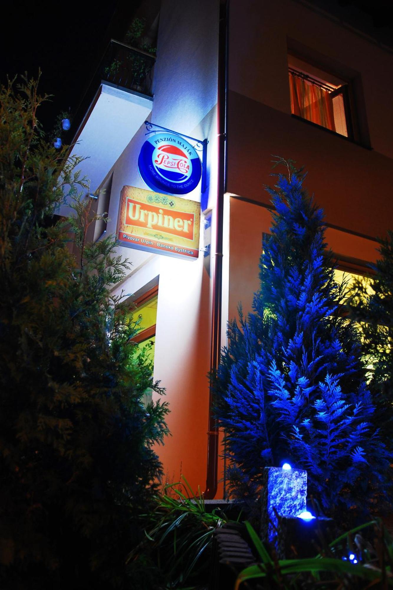Penzion Majak Banská Bystrica Exterior foto